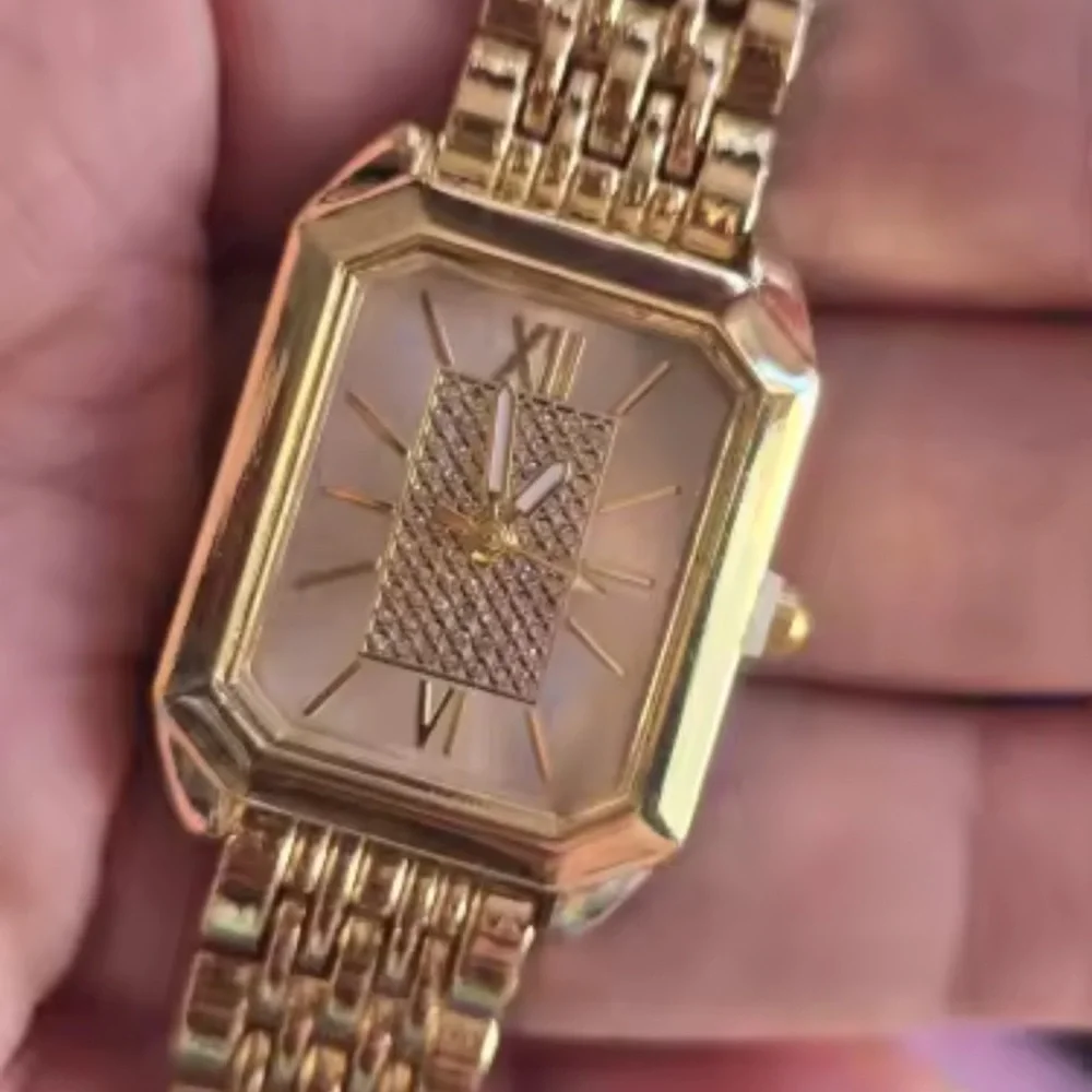 Luxurious Gold Crystal Women's Watch